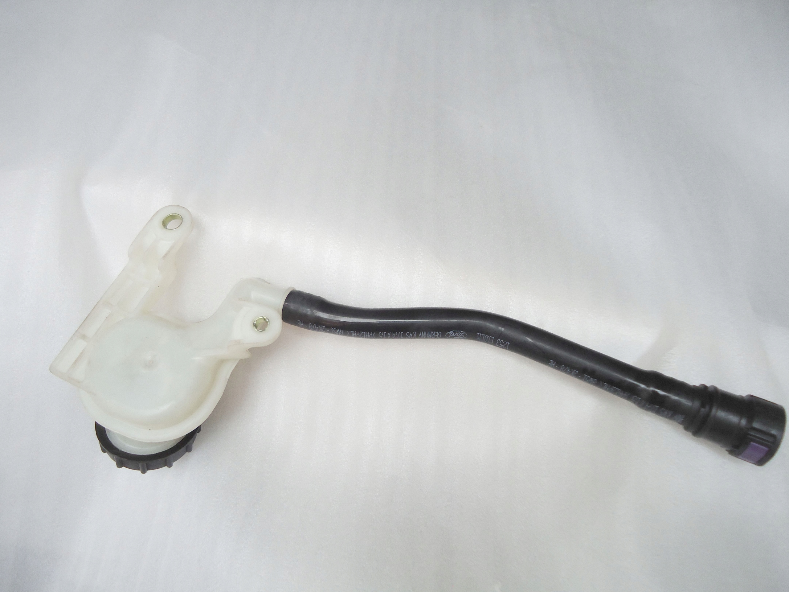 FORD FIESTA ZBIORNICZEK PLYNU HAMULCOWEGO Part manufacturer Ford original OE