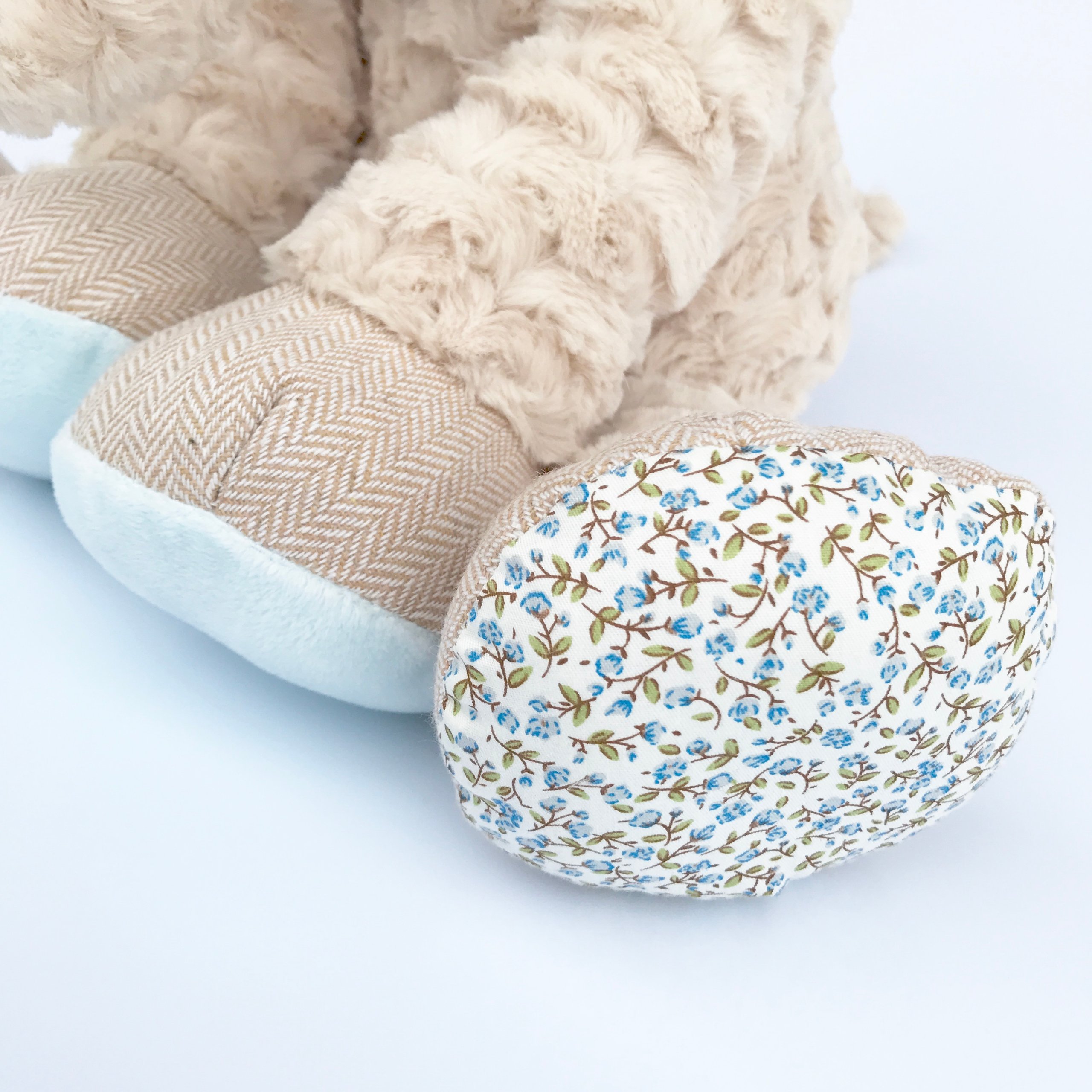 Słoń Pluszowy 44 cm ( 0+) Kolor dominujący odcienie brązu i beżu