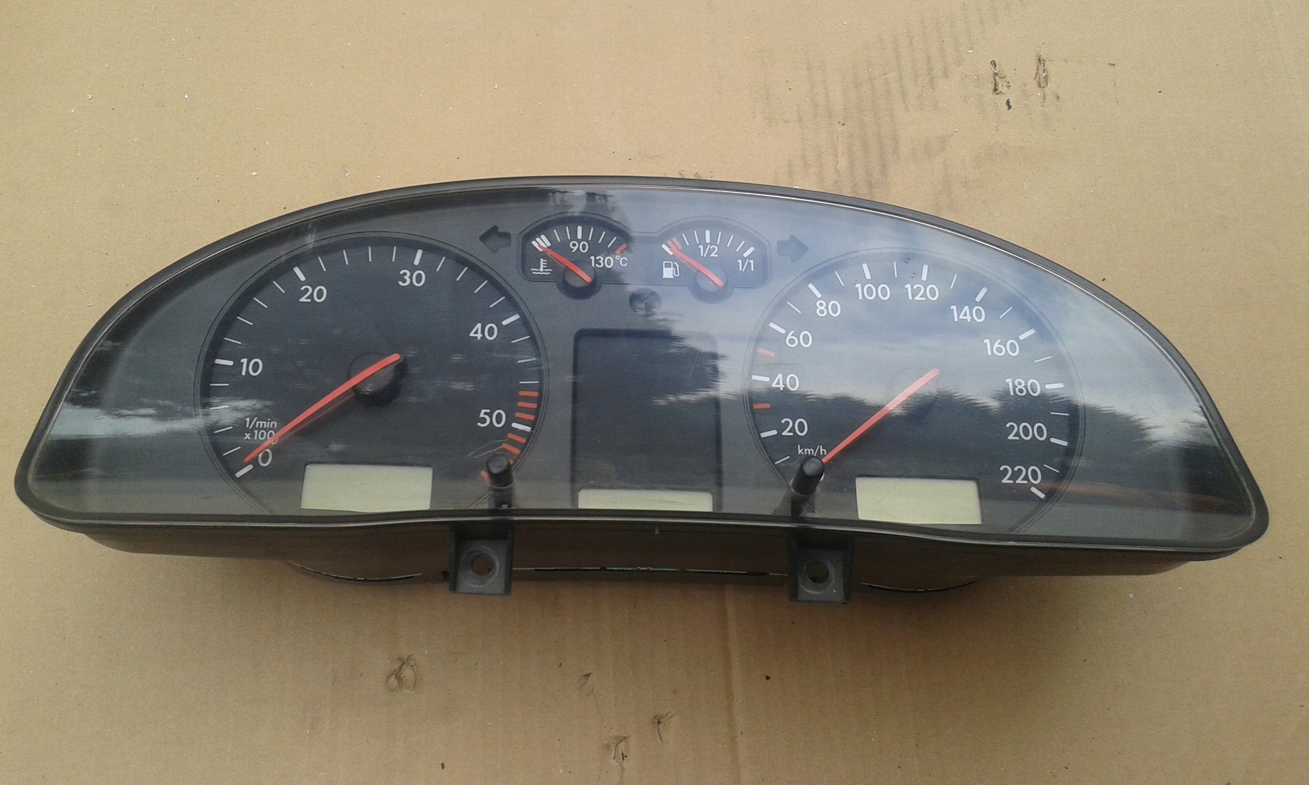 спидометр 3B0919861K vw PASSAT B5 1,9 tdi европа