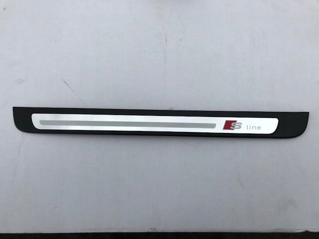 Audi A5 SPORTBACK молдинг левый 8T8853373B