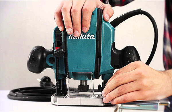 FREZARKA GÓRNOWRZECIONOWA MAKITA RP0900 STRUG GRA Maksymalna liczba obrotów bez obciążenia 27000 RPM