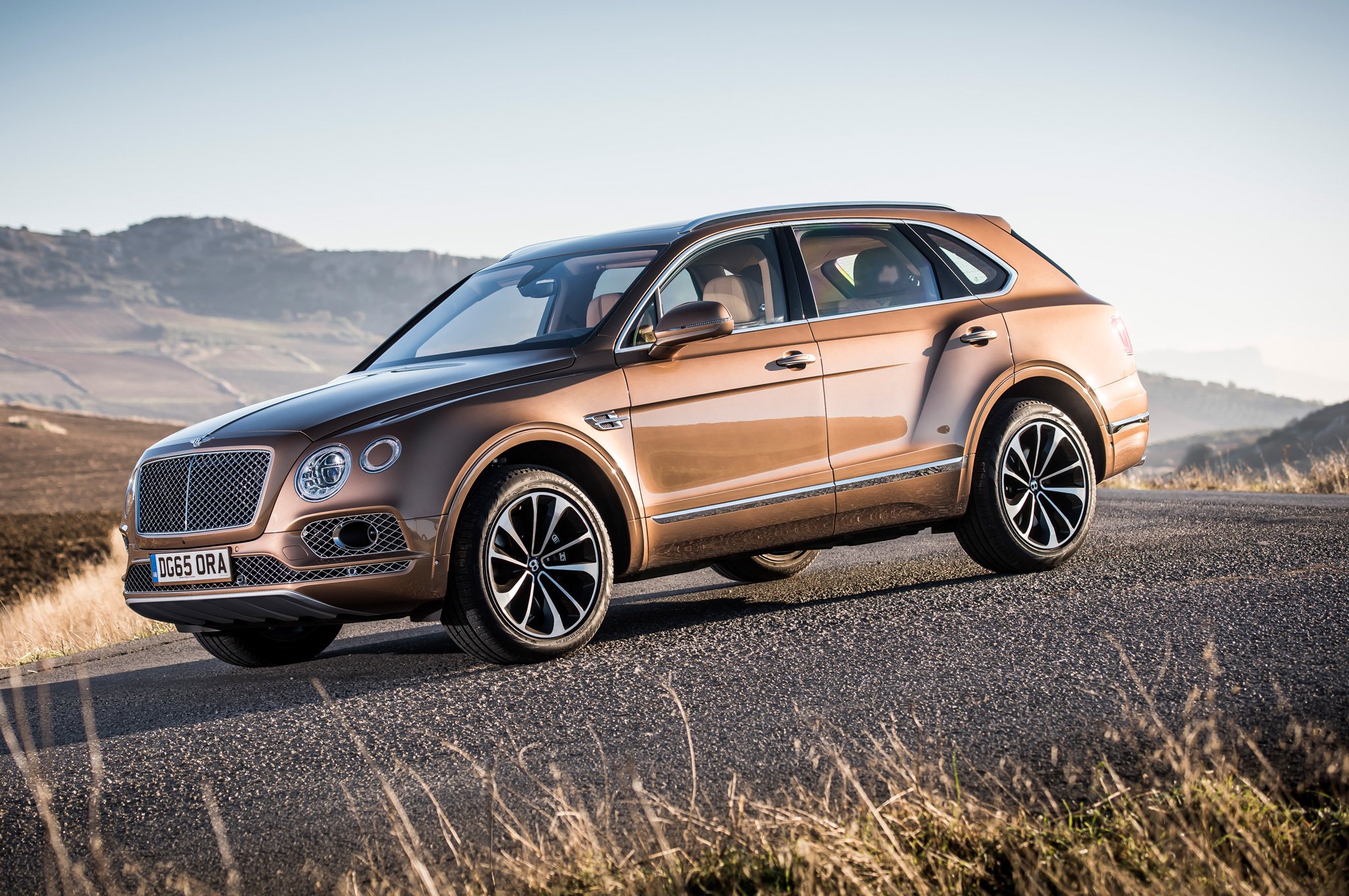 Радіатор кондиціонера BENTLEY BENTAYGA 6 . 0 НОВЕ Номер каталозі запчастини 4m0816421c foto 0