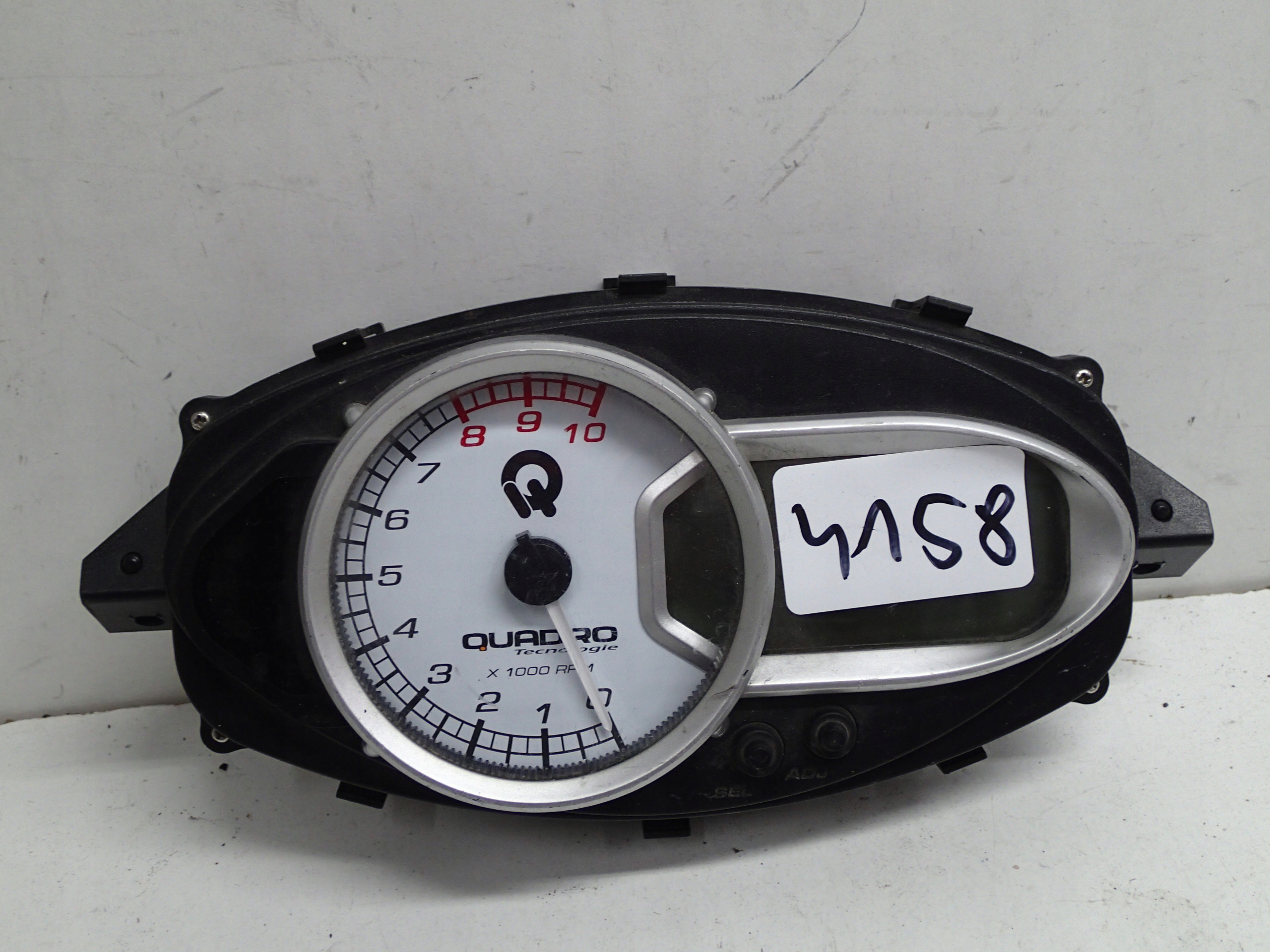 Quadro 350 счетчик / часы