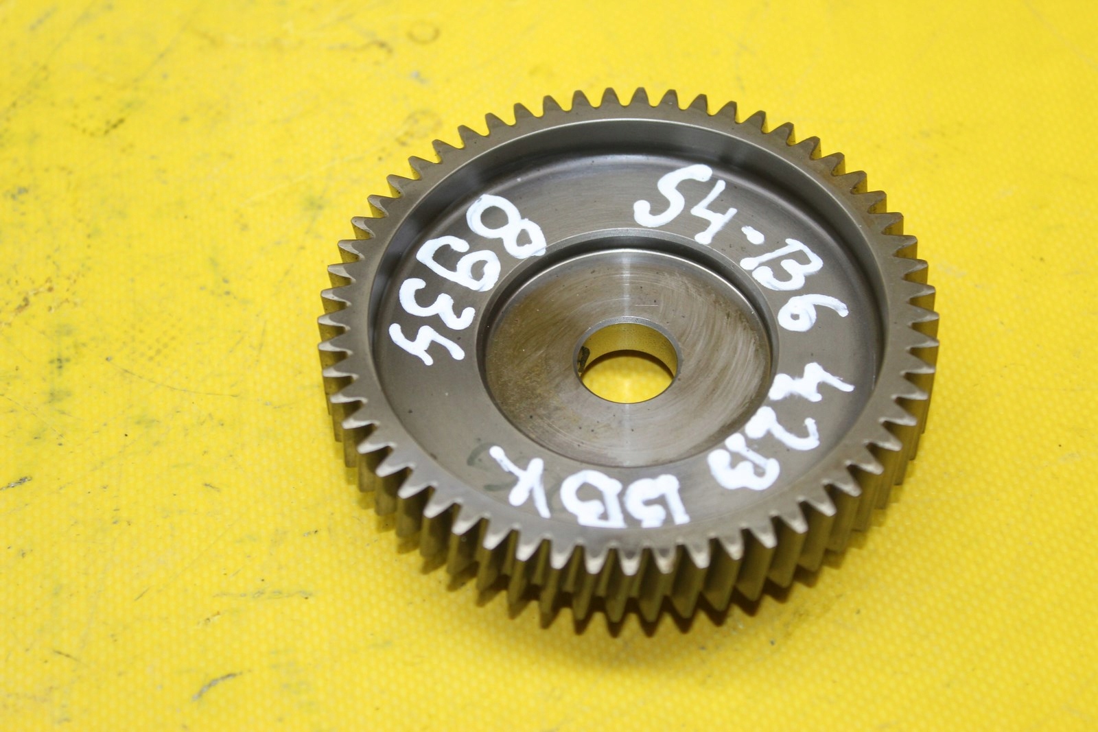 TIMING CHAIN WHEEL S4 B6 4.2 B BBK 079109565M