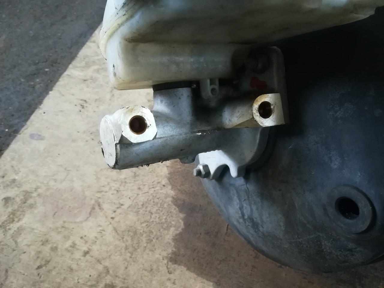 Главный тормозной цилиндр сервопривод VW LT46 LT35 96-06 Sprinter