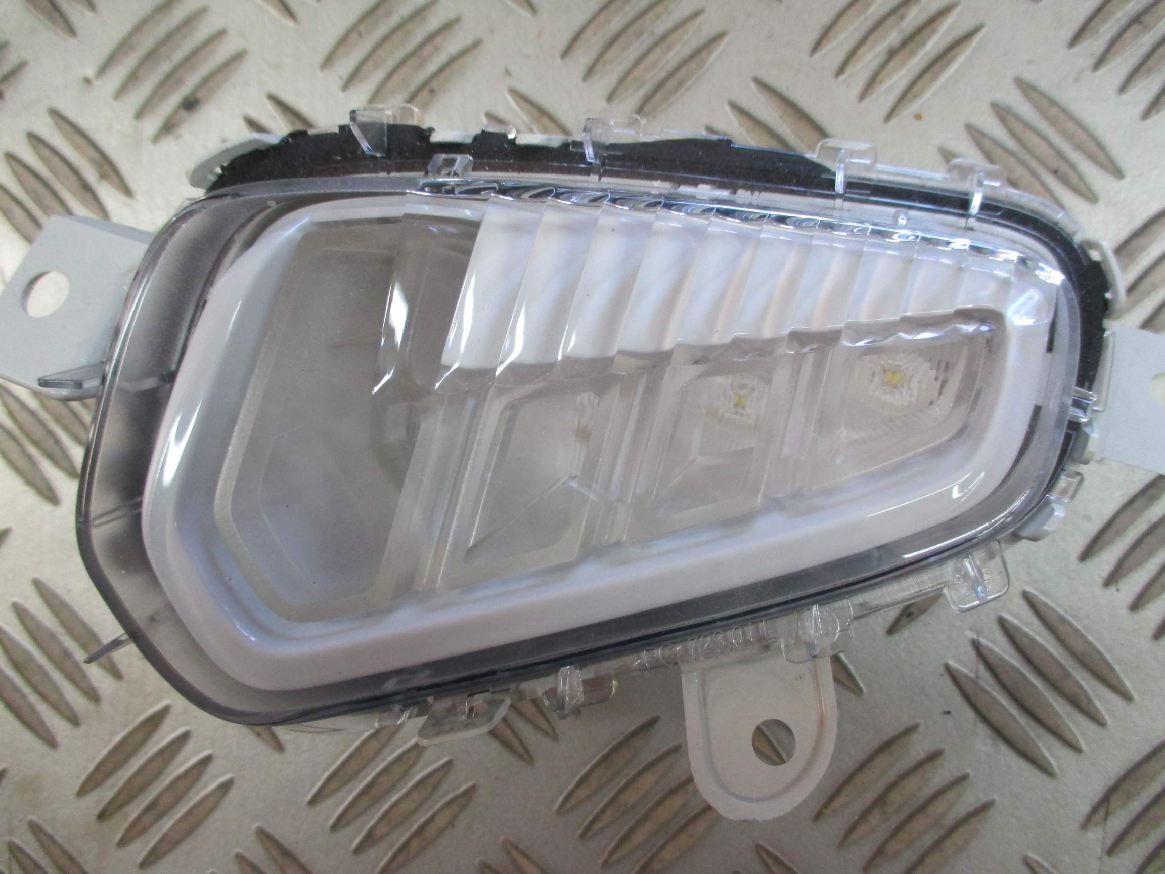 daytime running lights left VOLVO V40 CROSS