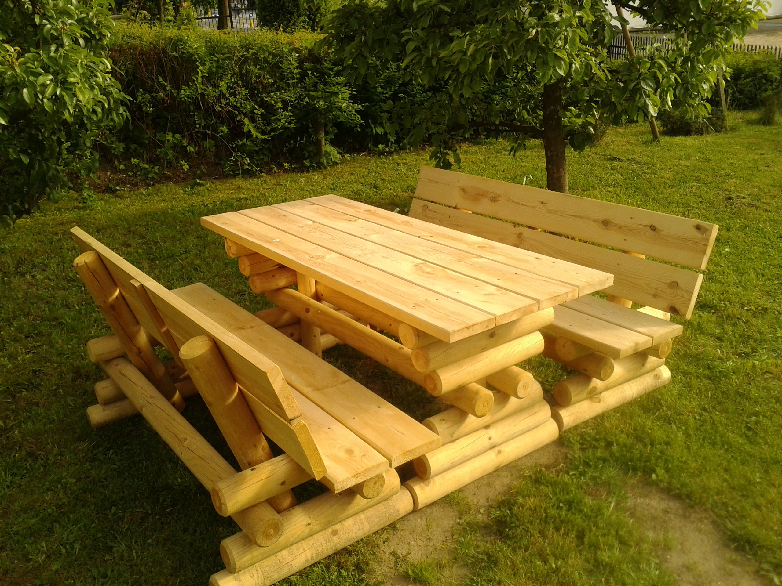 SOLIDNE MEBLE OGRODOWE DREWNIANE DLA 8 osób Producent inna