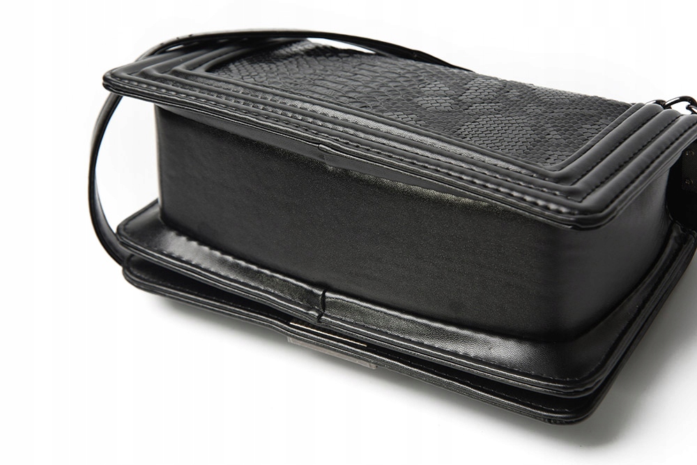 TOREBKA CHANELKA ŁAŃCUCH WYSOKA JAKOŚĆ WĘŻOWY WZÓR Materiał dominujący skóra ekologiczna