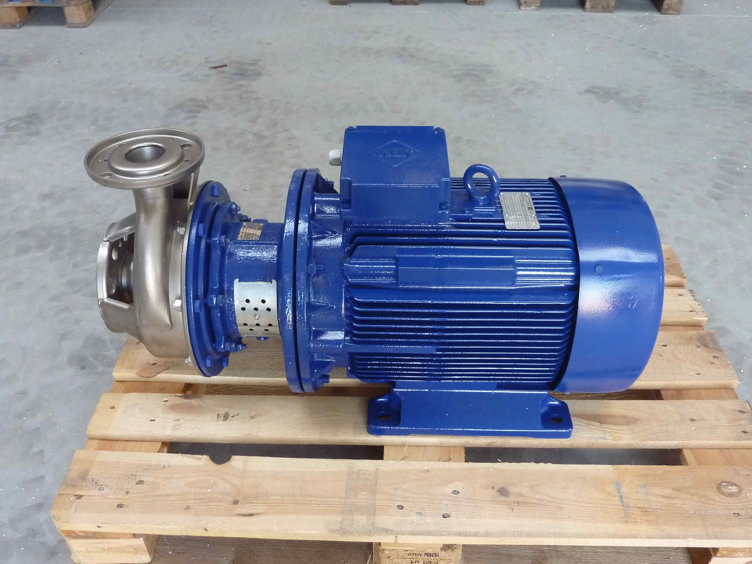 насос для автополива гардена. 8. колодезный насос aquario asp2-35-100wa. скважинный насос глубина погружения 150 метров. насос для колодца.