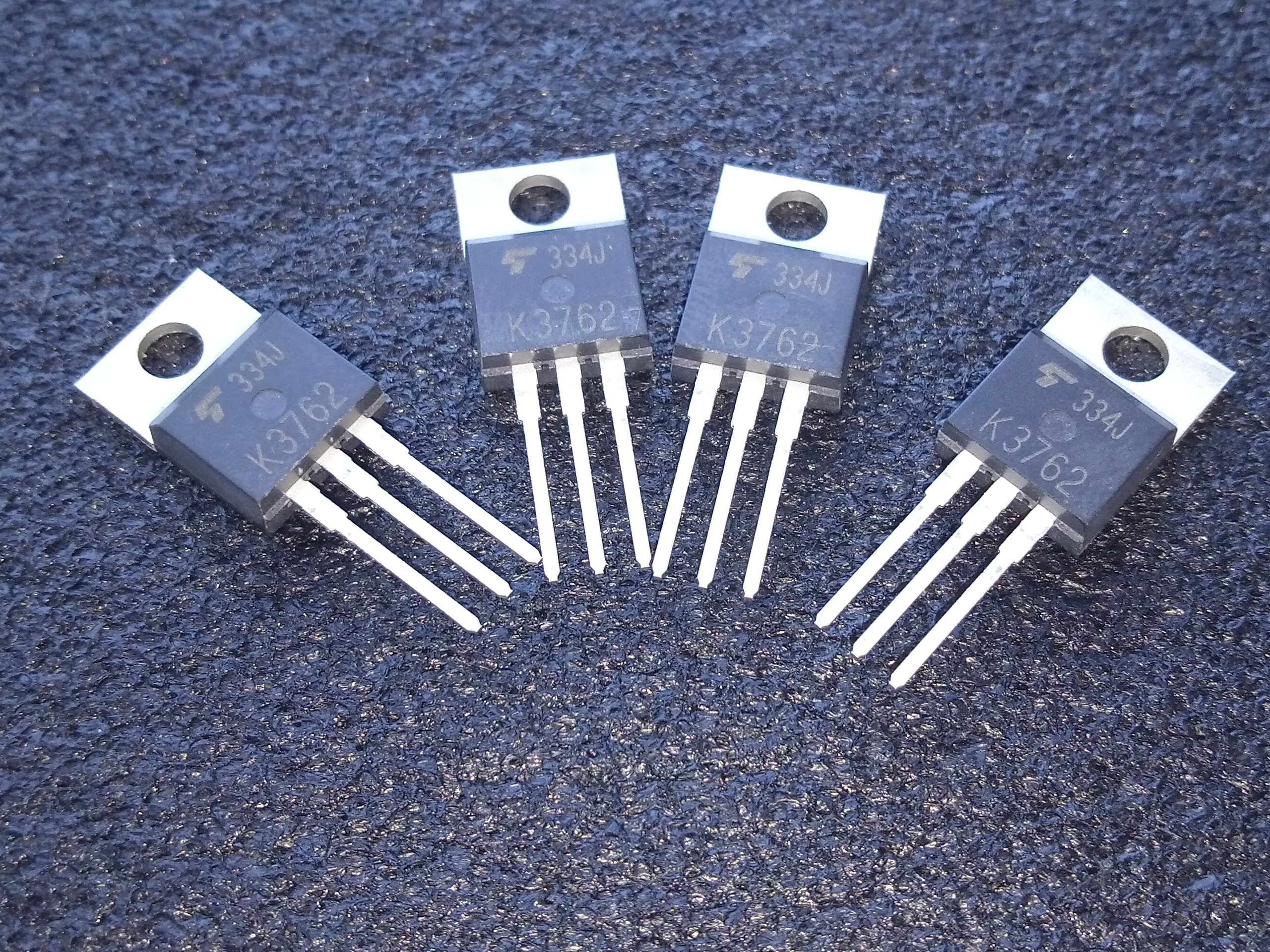 [2szt] 2SK3762 K3672 Tranzystor N-mosfet 2,5A 900V Toshiba TO220
