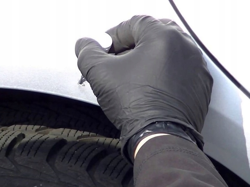 LAKIER zaprawkowy GŁĘBOKA CZERŃ BMW 668 schwarz II Producent Inny