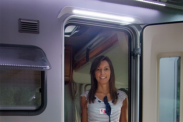 LAMPKA LED OSWIETLENIE DRZWI PRZYCZEPY KAMPERA 12V Brand Fiamma