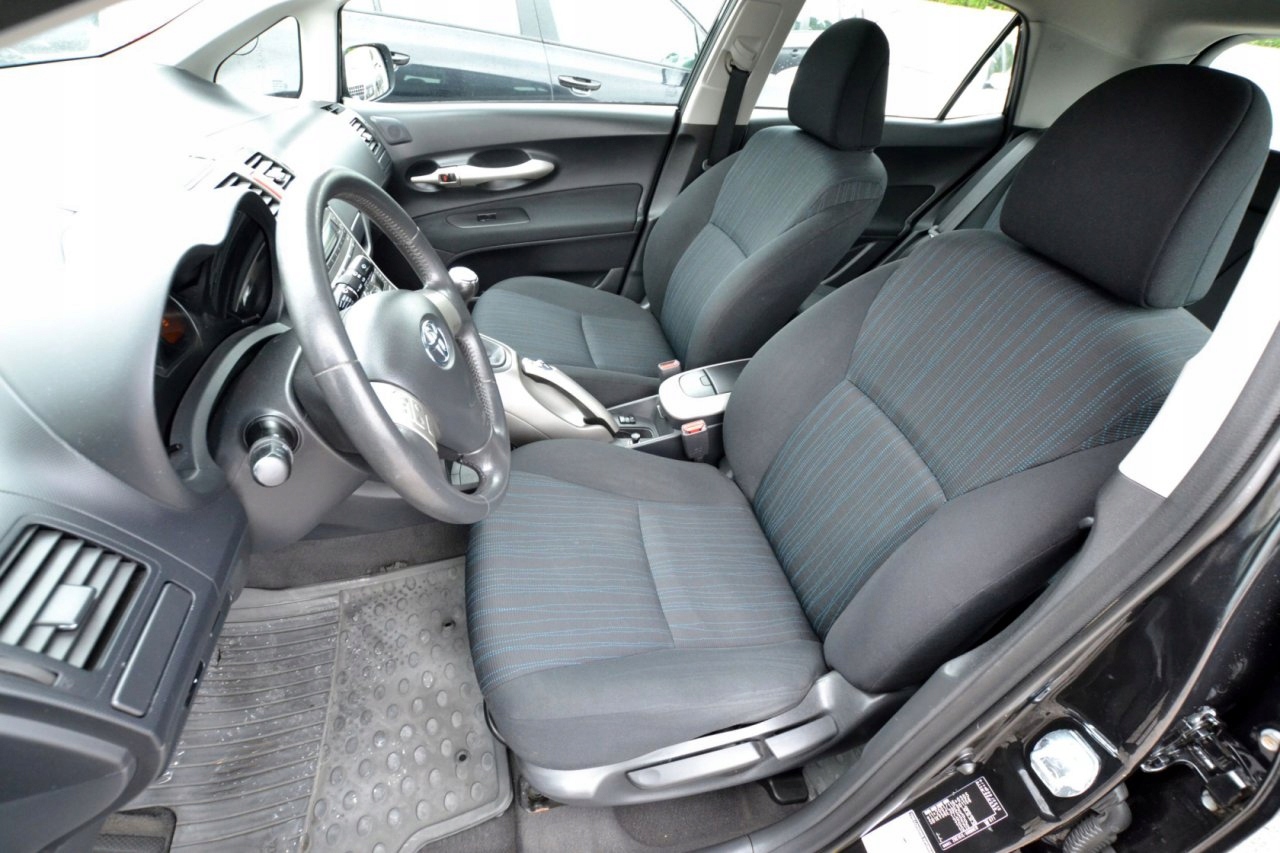 Toyota Auris 1.6 CLIMATRONIC Podgrzewane Fotele Al