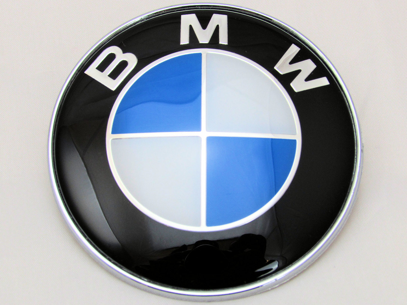 Значок бмв. Знак БМВ. BMW x1 эмблема. Знак БМВ мини. Синий знак БМВ.