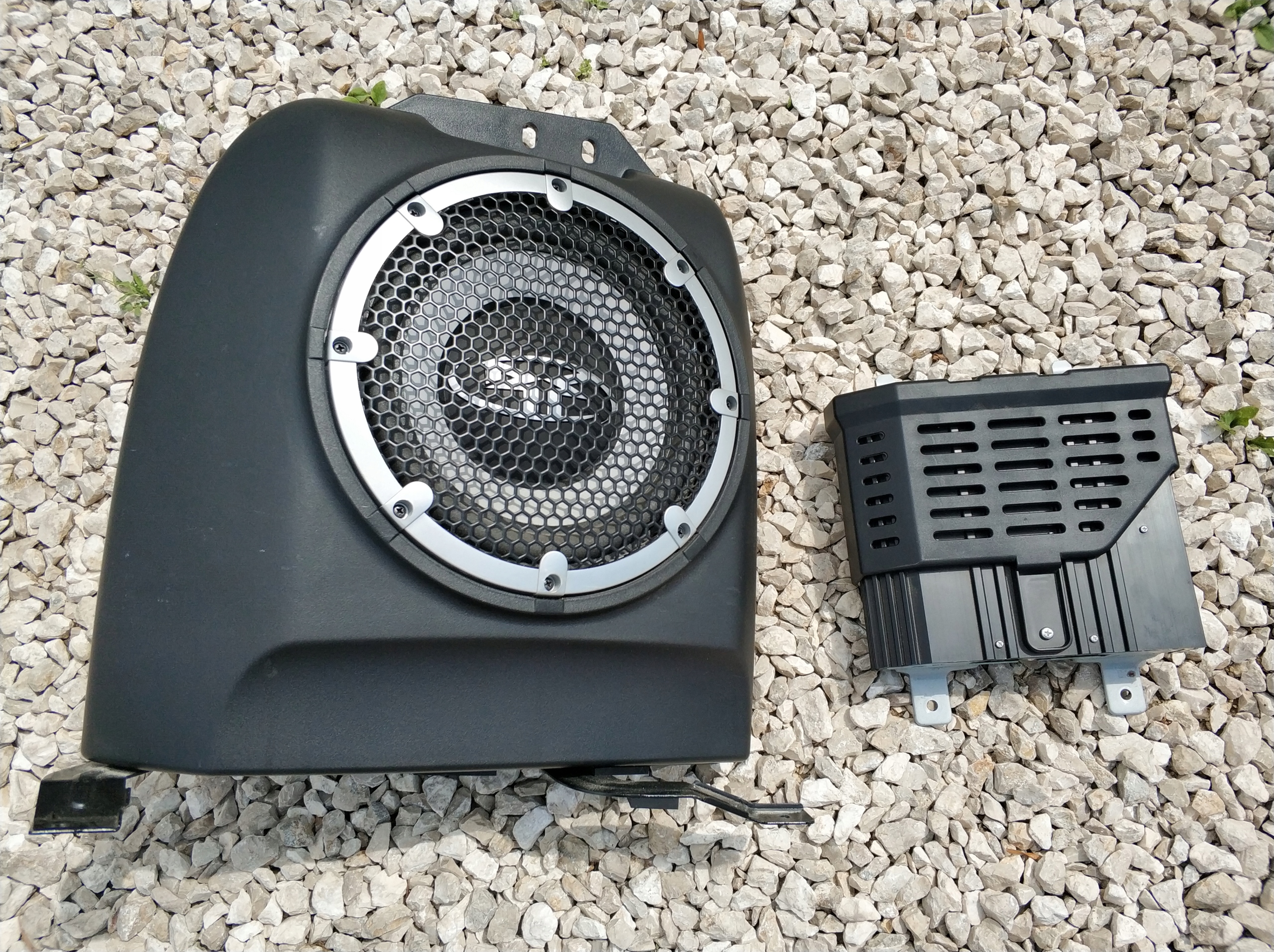 Wzmacniacz + Subwoofer Lancer X Sedan 7491059195 oficjalne archiwum