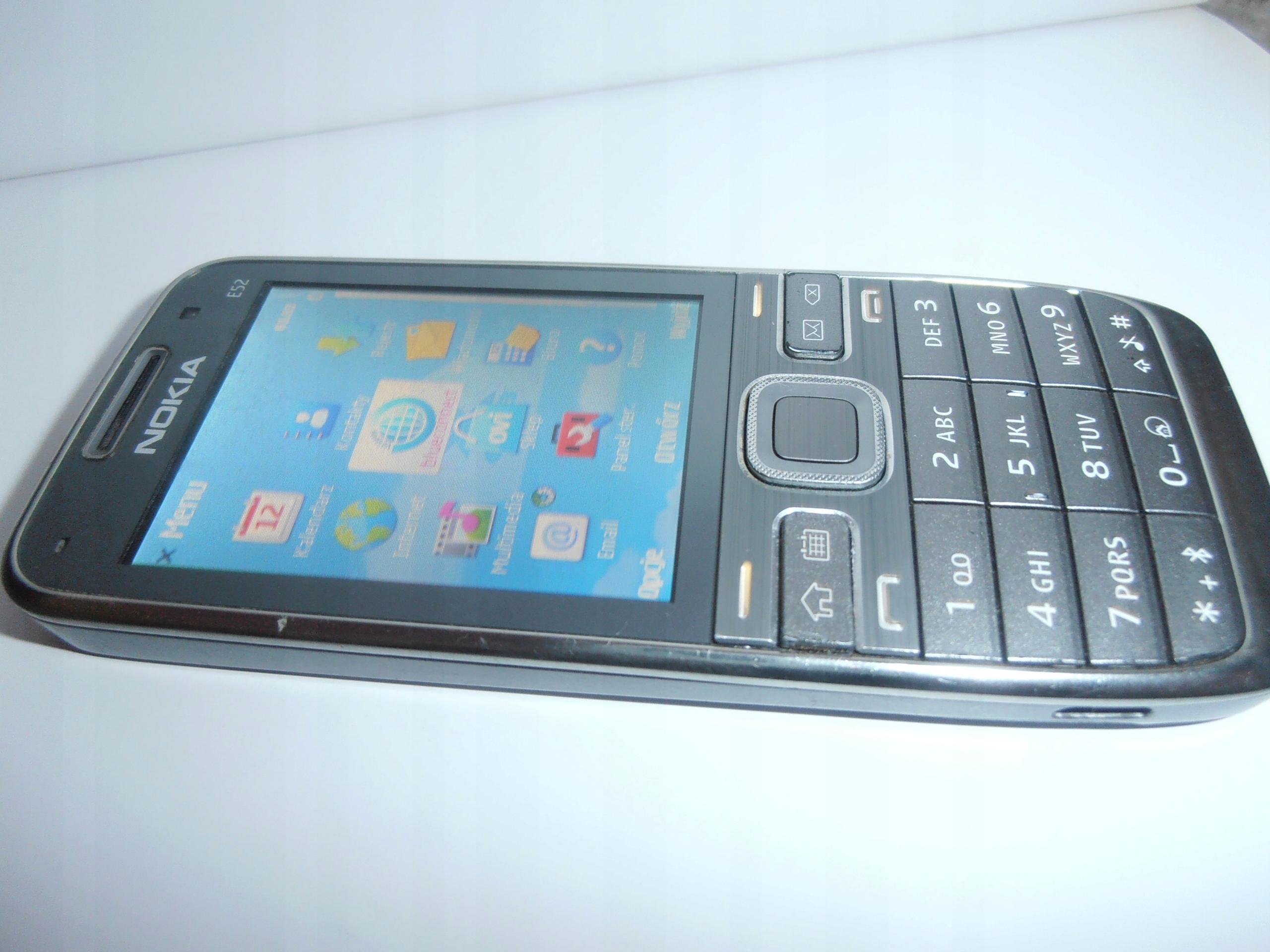 Nokia e52 недостаточно памяти