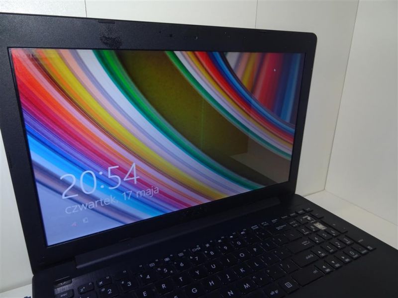 Asus f553m не включается но индикаторы горят что делать