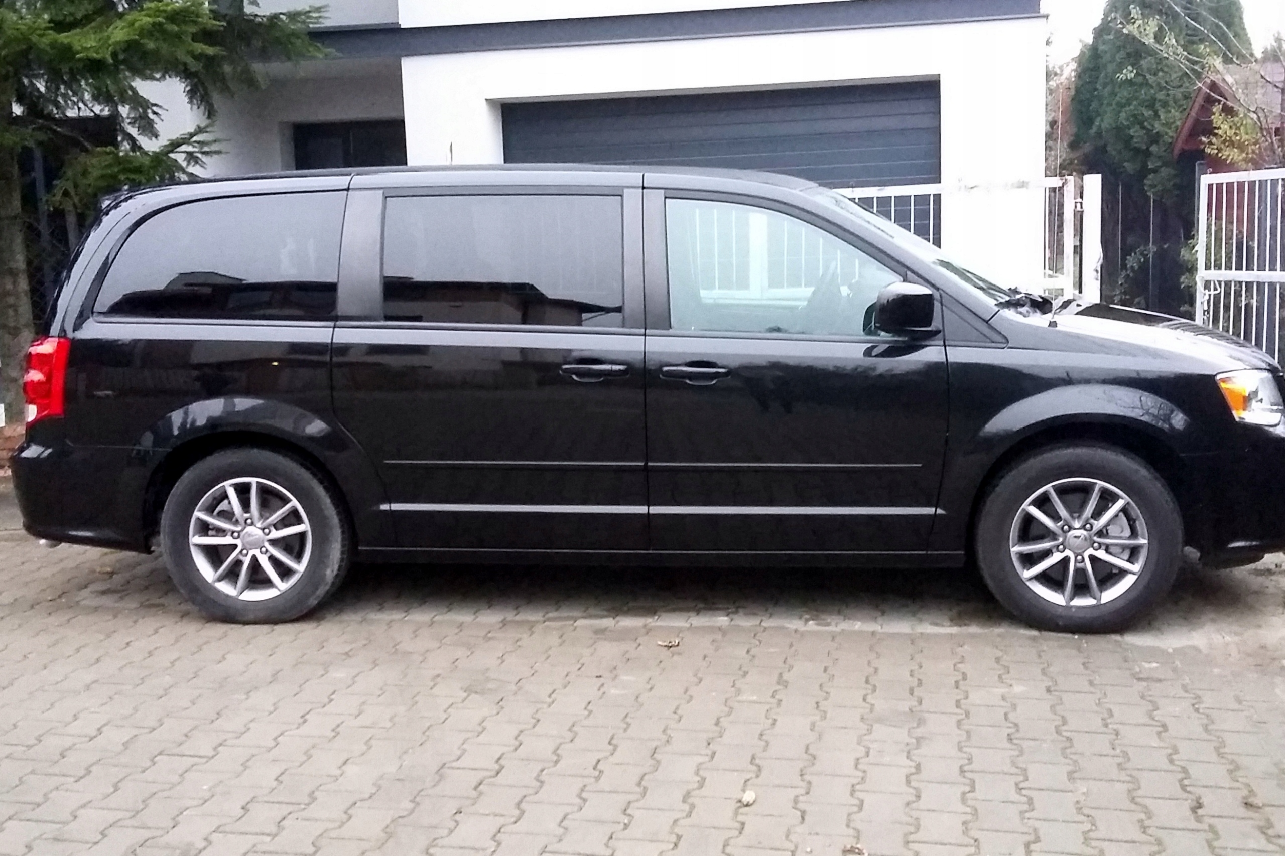 Dodge Grand Caravan 2017r Stow&Go, 2.480 km, 7690999098 oficjalne