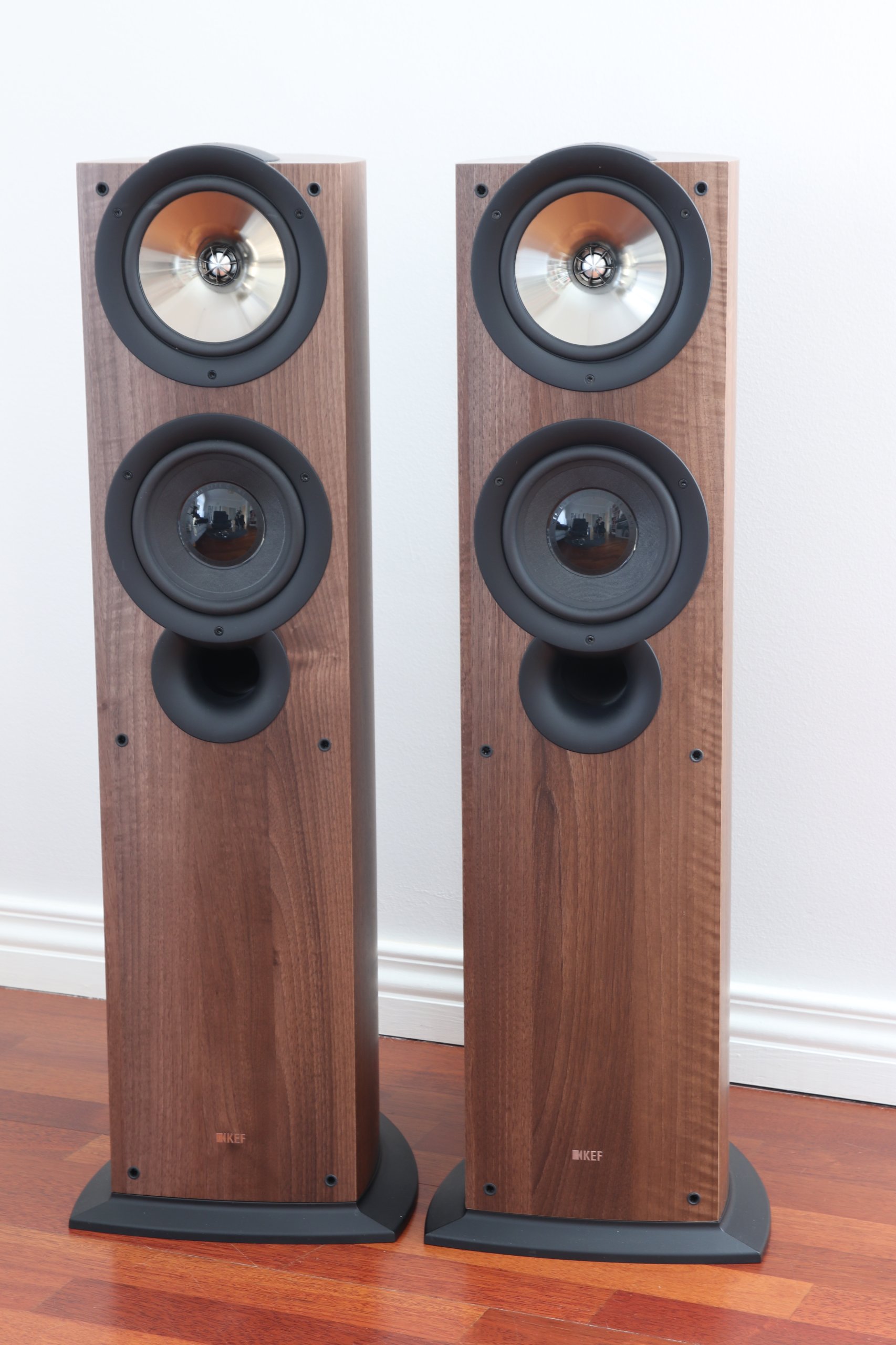 Kef iq70