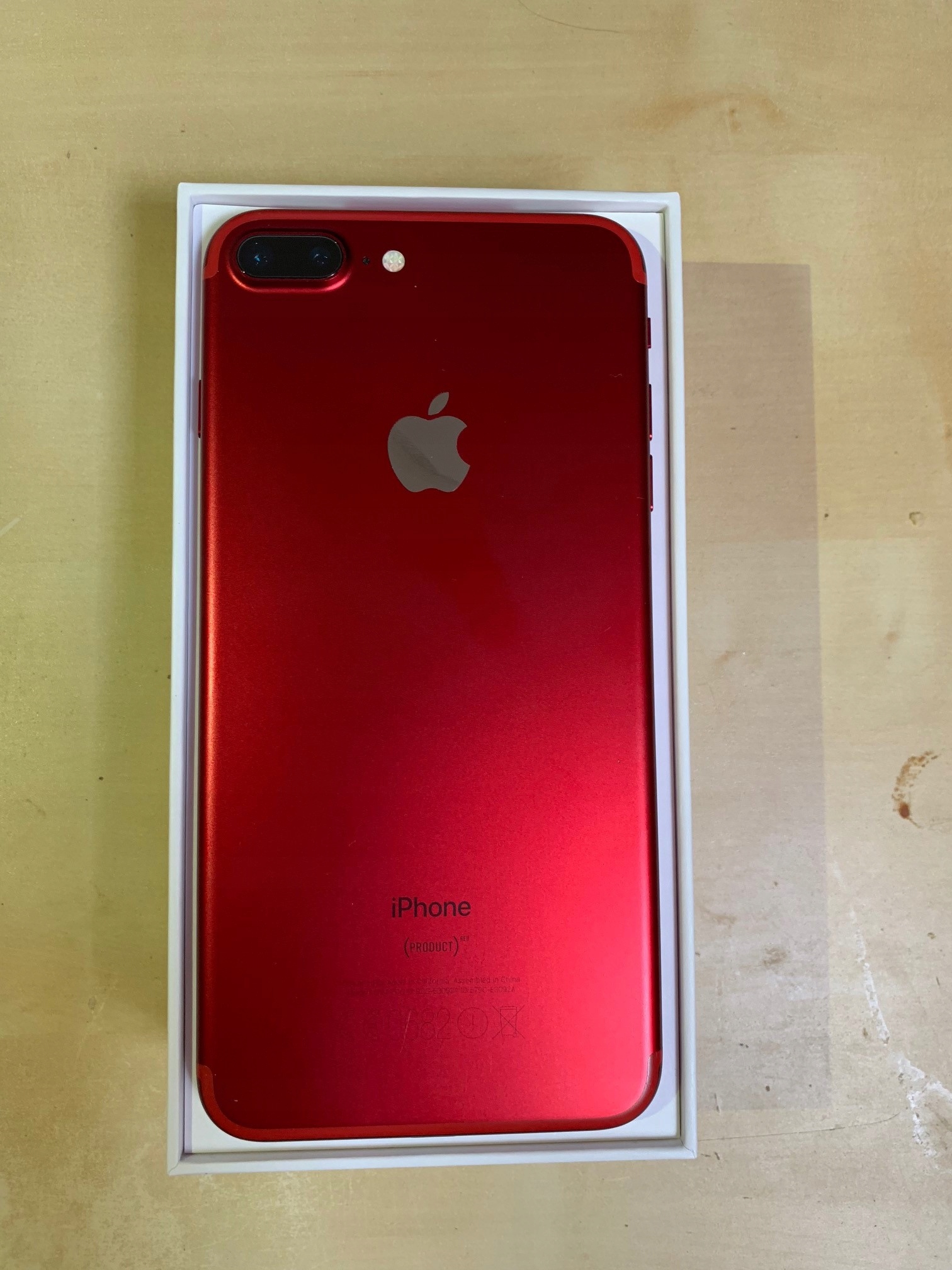 iPhone7 Plus 128GB Red Simロック解除済み-