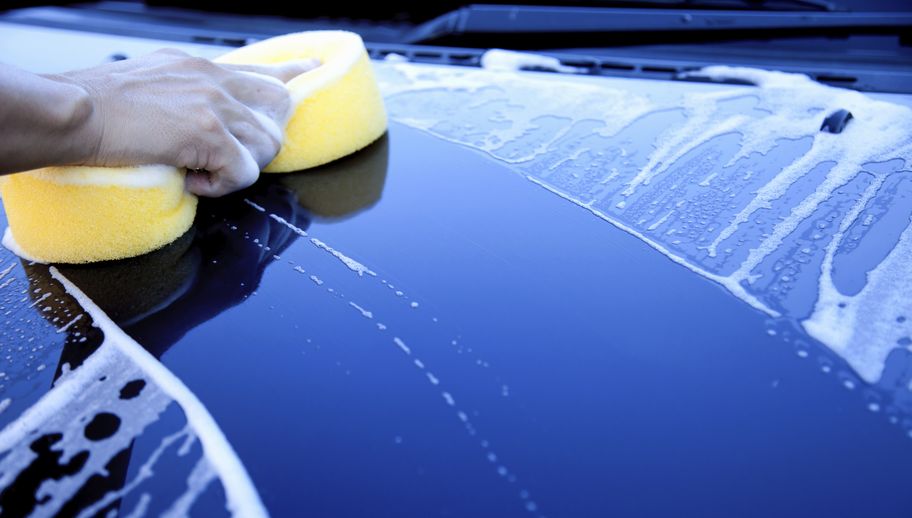 Jak i dlaczego warto myć auto ręcznie? Allegro.pl
