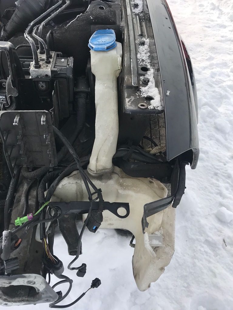 VW PASSAT B5 FL ZBIORNICZEK SPRYSKIWACZY XENON