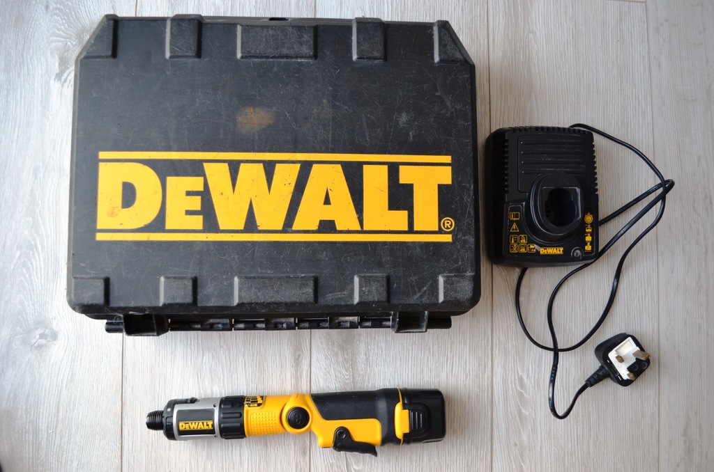 WKR TAK AKU DEWALT DC600 WALIZKA 7306952218 oficjalne