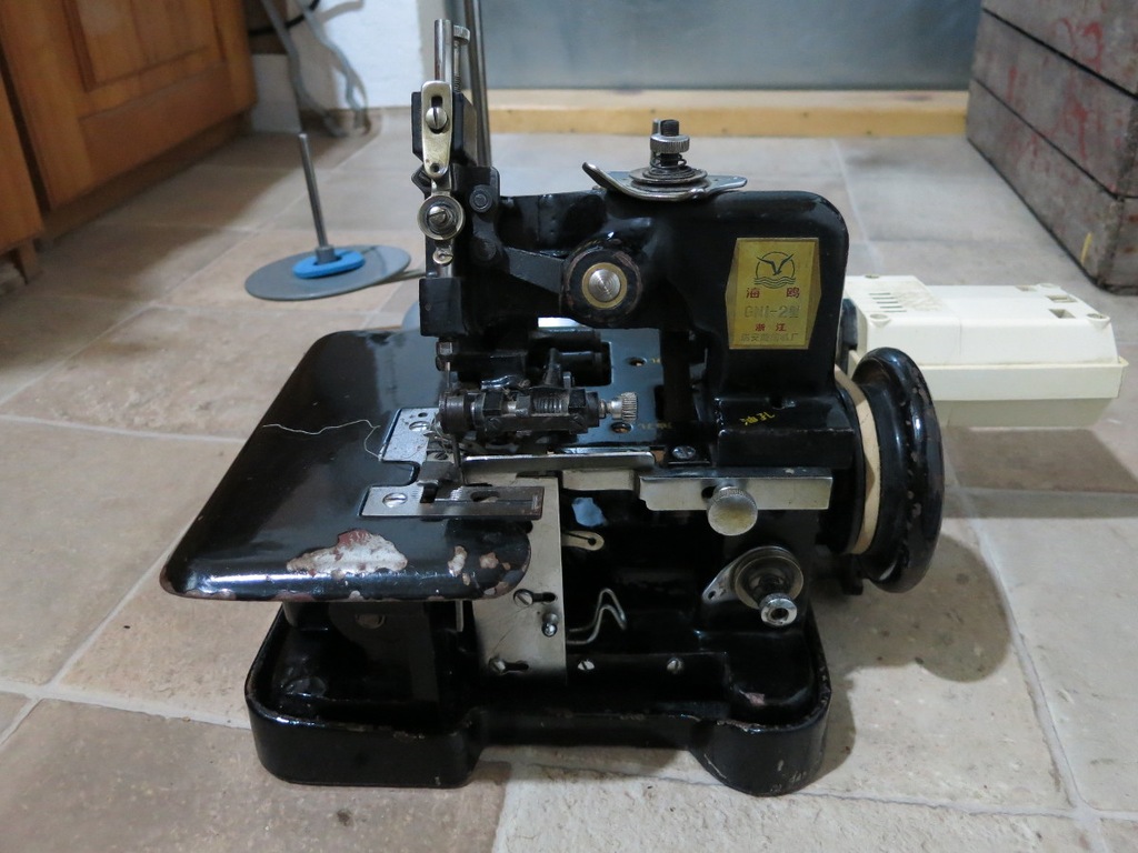 Overlock 3-nitkowy chiński