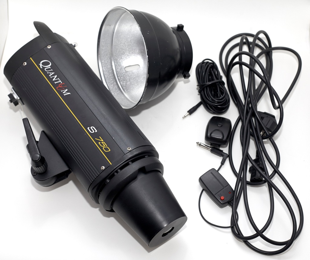 Studyjna Lampa Blyskowa QUANTUUM s750 750Ws + stat