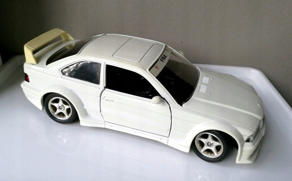 Burago  BMW カレラGT Burago BMW カレラGT