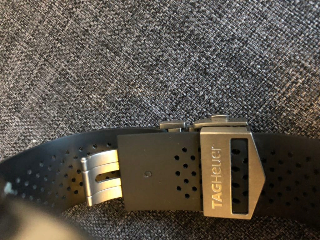 connect tag heuer to iphone