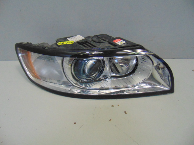 VOLVO S40 V50 LAMPA PRZEDNIA PRAWA 31299598
