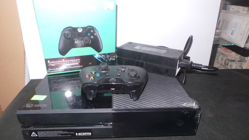 KONSOLA XBOX ONE i 2 PADY