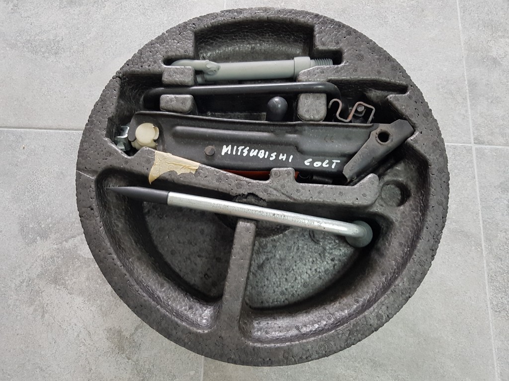 MITSUBISHI COLT LEWAREK KLUCZ UCHO KOMPLET WKŁAD
