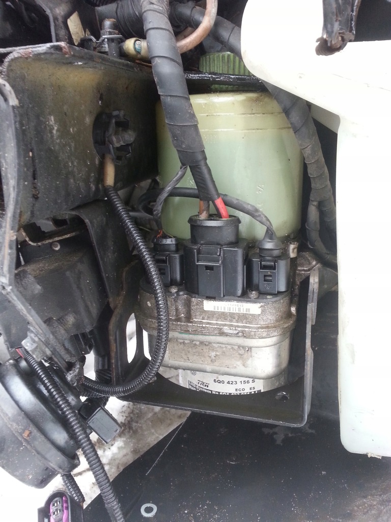 6Q0423156S POMPA WSPOMAGANIA VW POLO 9N IV