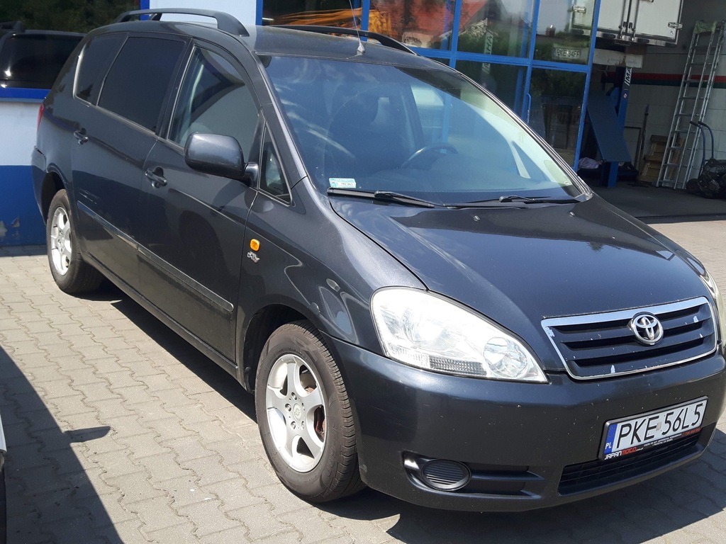 Toyota Avensis Verso 2.0 D 2002 7379911923 oficjalne