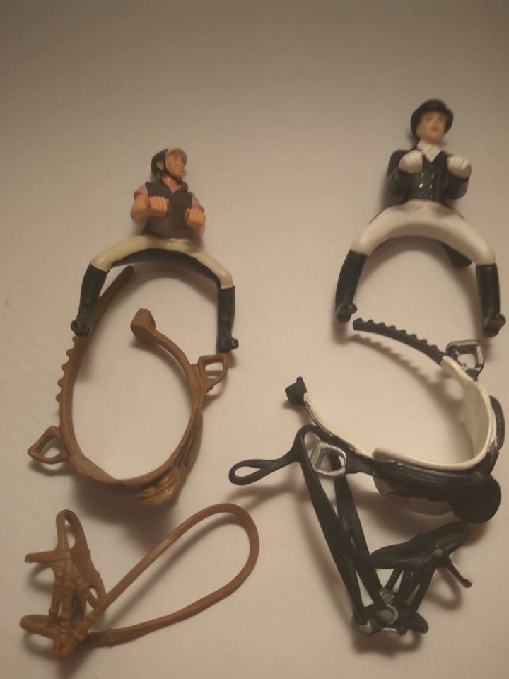 Sprzęt dla koni Schleich wraz z jeźdźcami