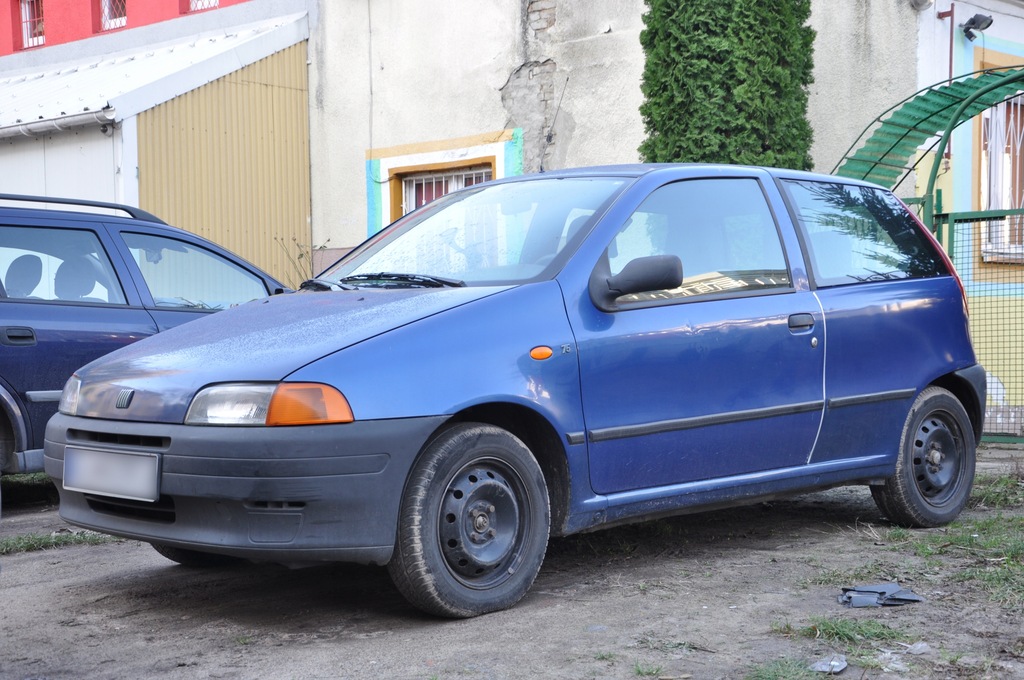 Fiat Punto I 1.2 60KM (44kW) 3 Drzwi Niebieski