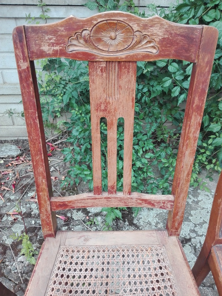 Krzesło zabytkowe poniemieckie