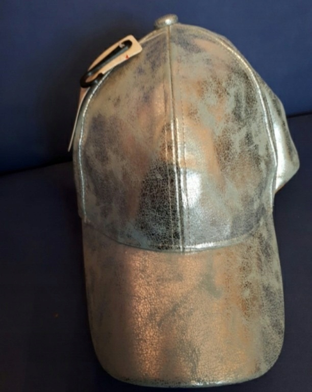 Nowa srebrna czapka z daszkiem new look metalic