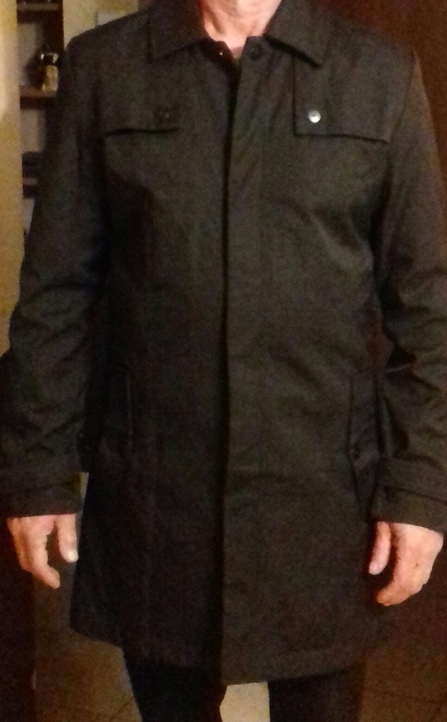 Czarny klasyczny płaszcz Top Sekret L