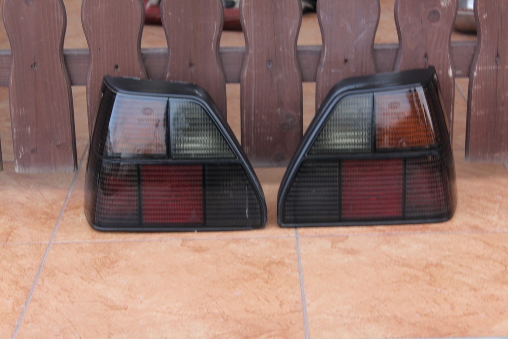 Lampy tył VW Golf II BLACK TRESER ! oryginały P+L