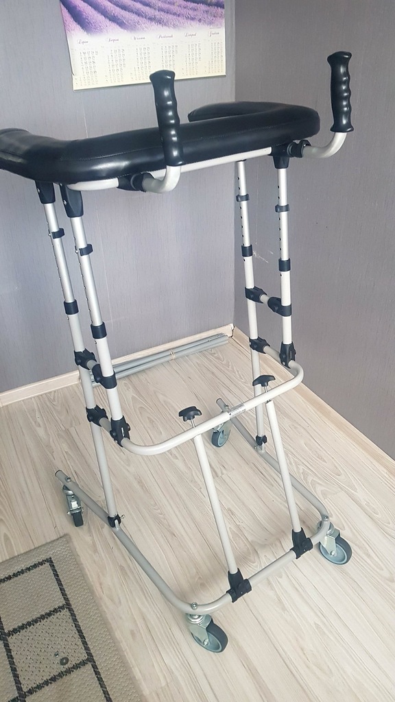 Balkonik podłokciowy z tapicerowanym podparciem!