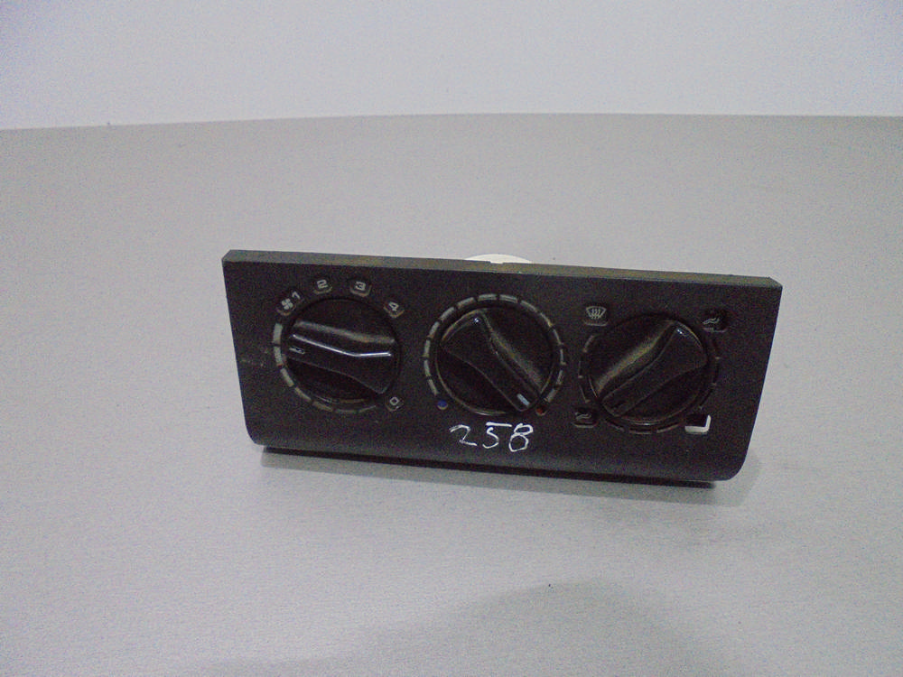 VOLKSWAGEN PASSAT B3 PANEL NAWIEWU
