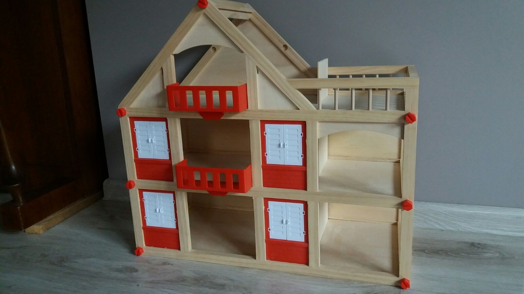 Drewniany domek dla lalek z pełnym wyposażeniem