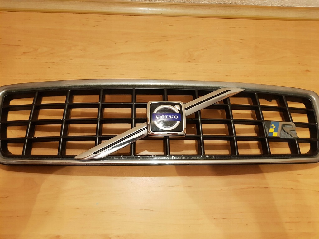 VOLVO V70 S70 C70 R ATRAPA GRILL