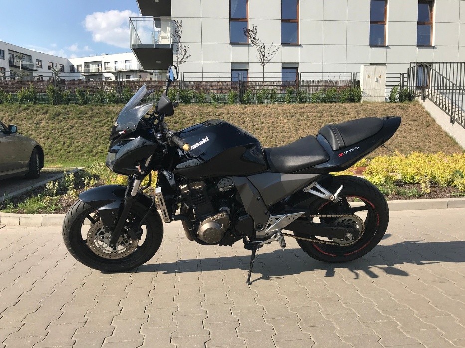 Kawasaki Z750 09/05r. (nie: sv er 650 hornet fz6)