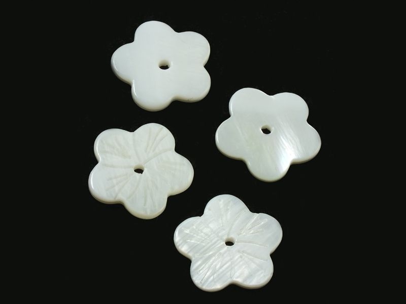 Masa perłowa biała kwiat 16 mm - 2 sztuki