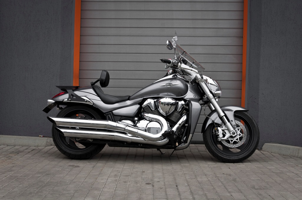 Suzuki Intruder VZR 1800 salon PL