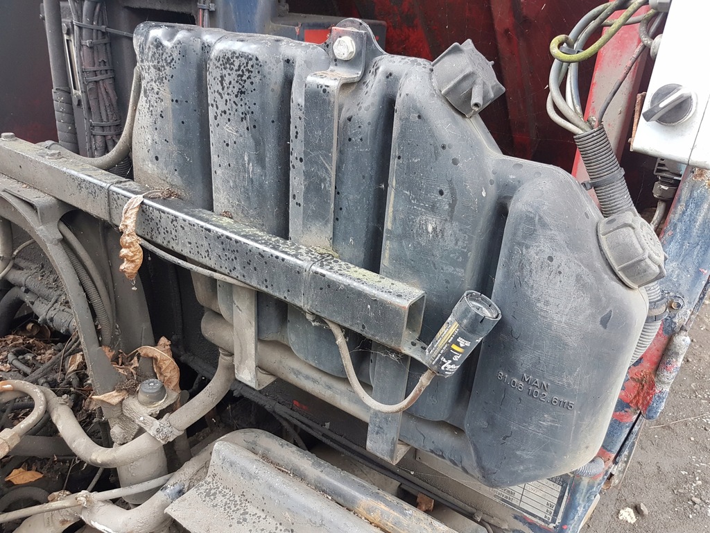 ZBIORNICZEK WYRÓWNAWCZY 81.06 102.6115 MAN L2000